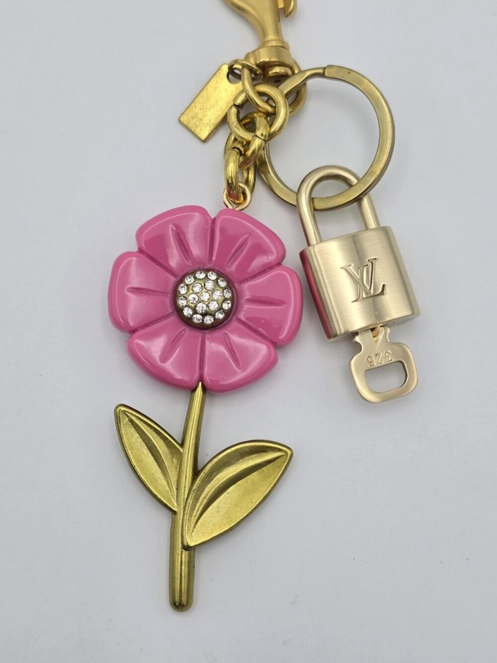 Louis Vuitton Gold Lock 🔑 Authentic LV Padlock + Unbranded Flower Bag Charm - Picture 6 of 8